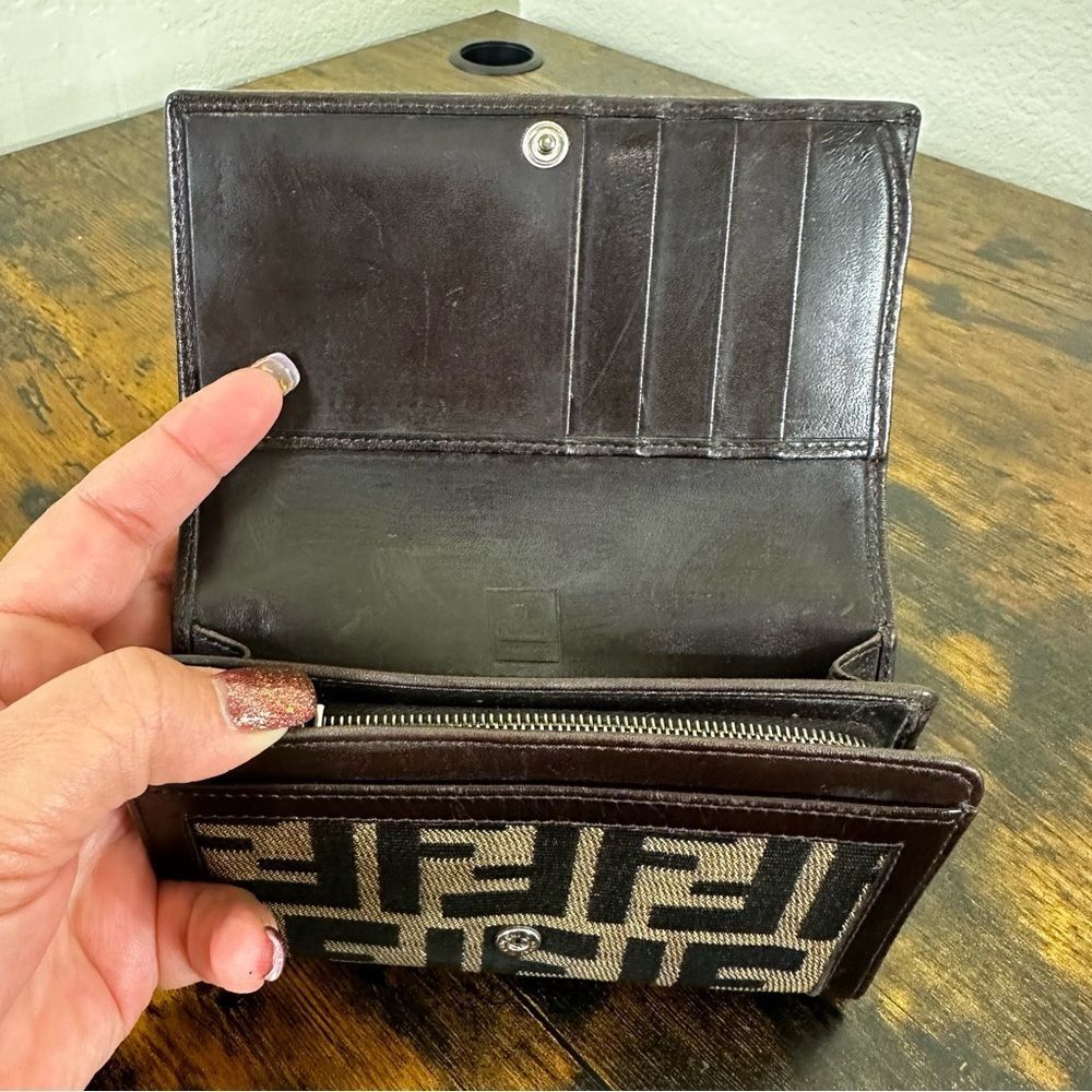Fendi Vintage FF Logo Wallet W/ Certificate of Authenticity - Picture 12 of 16
